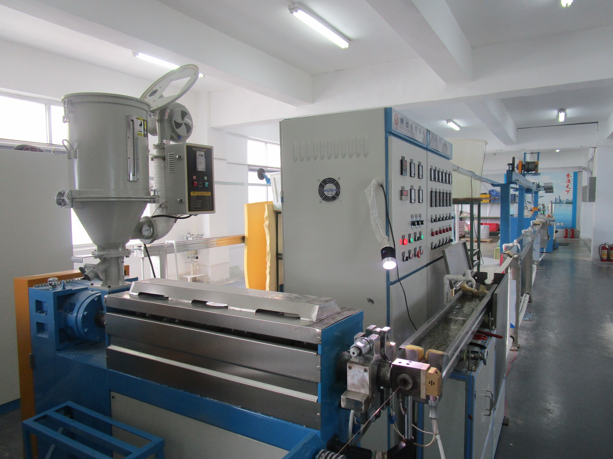 2Drawing wire machines